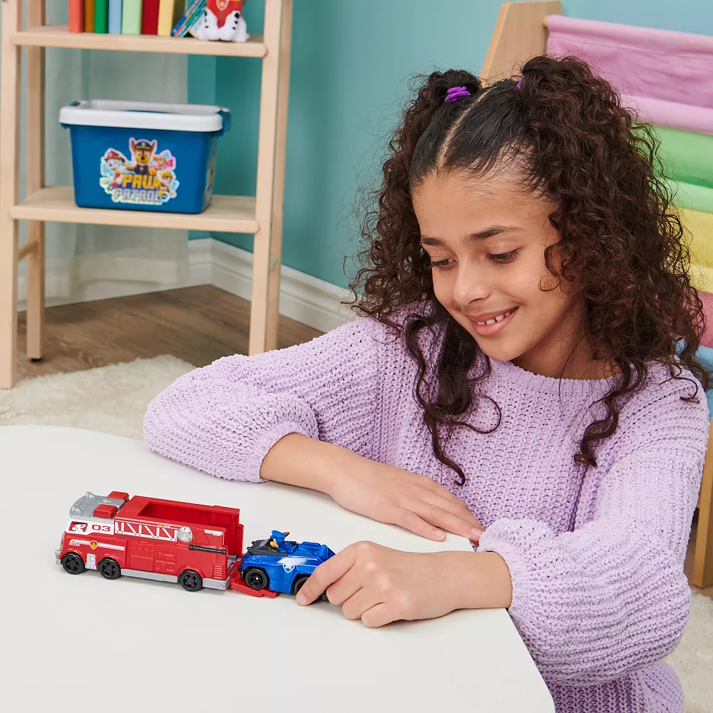 PAW Patrol True Metal Firetruck Die-Cast Team Vehicle With 1:55 Scale Chase Toy Car - Image 2